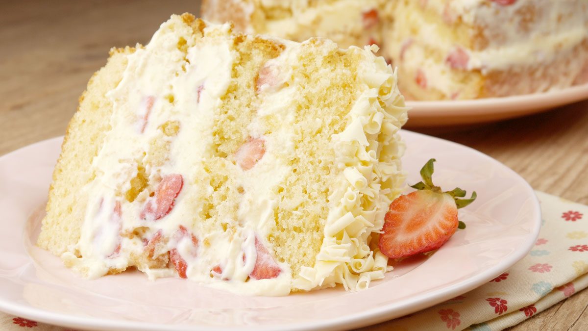 Fazendo bolo de aniversário p/ 30 pessoas Leite Ninho com morango